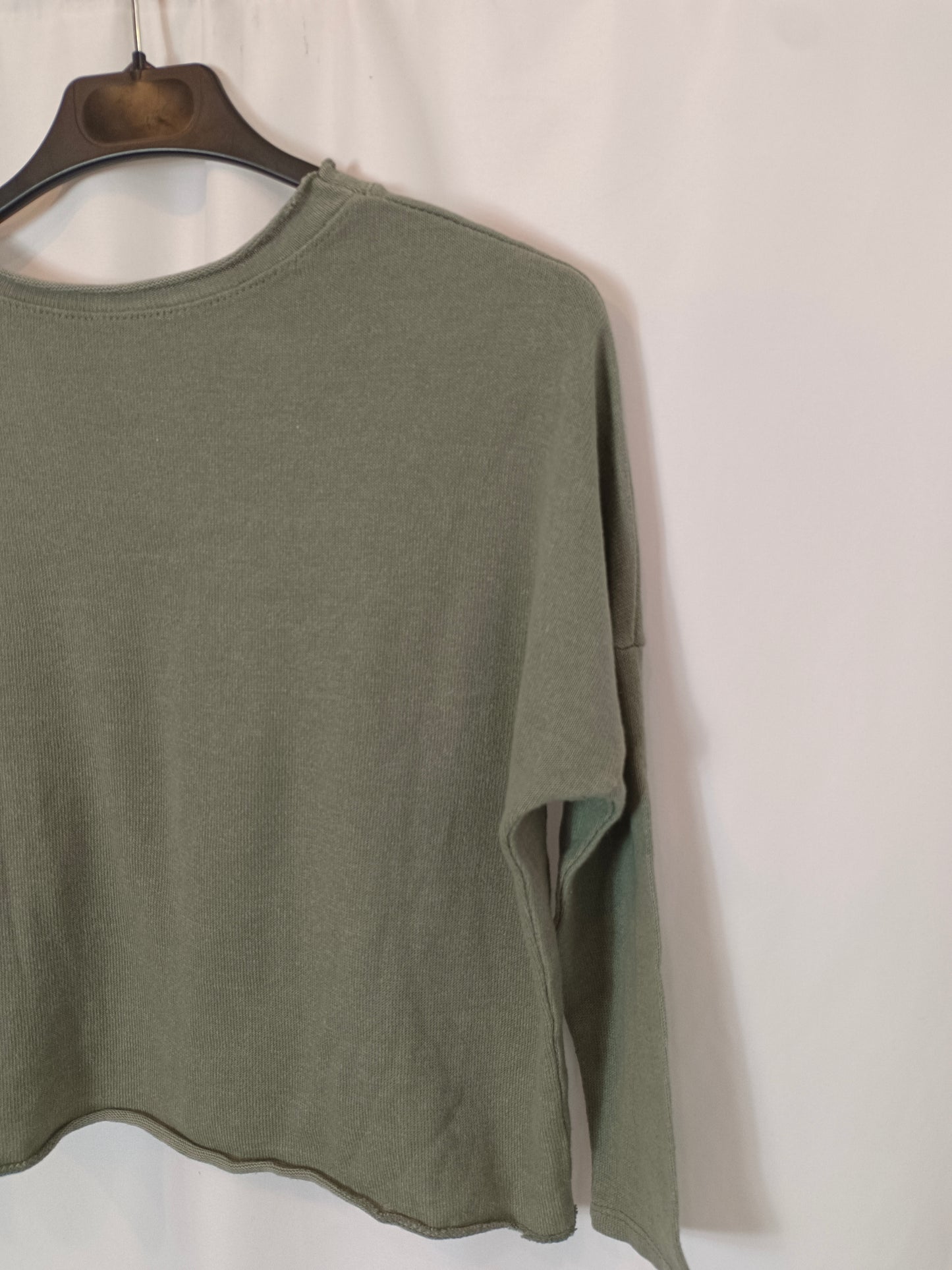 OTHERS. Green fluid sweater, size 8 years