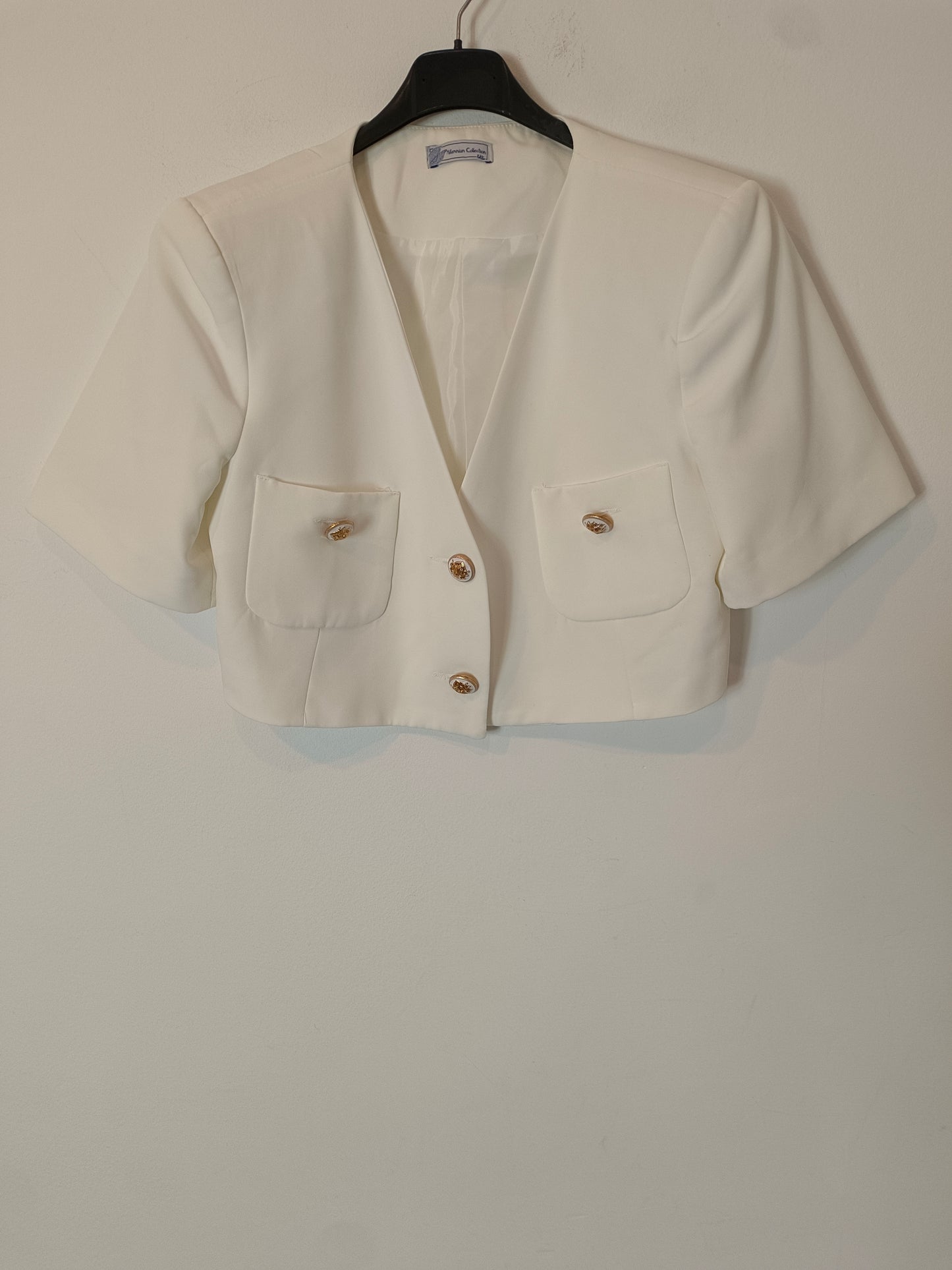 MILLENNIAN COLLECTION.  Chaqueta blanca manga corta T.m