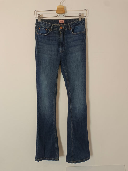 ONLY. Pantalón denim campana T.m