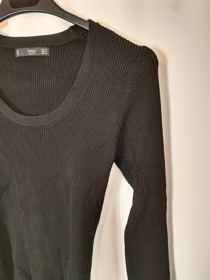 MANGO. Top negro canalé T.m