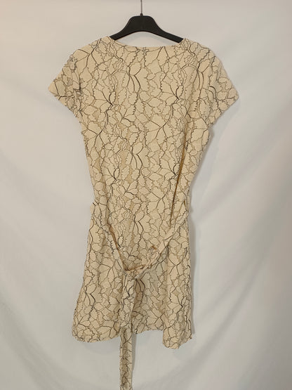 MANGO. Vestido corto beige encaje T.m