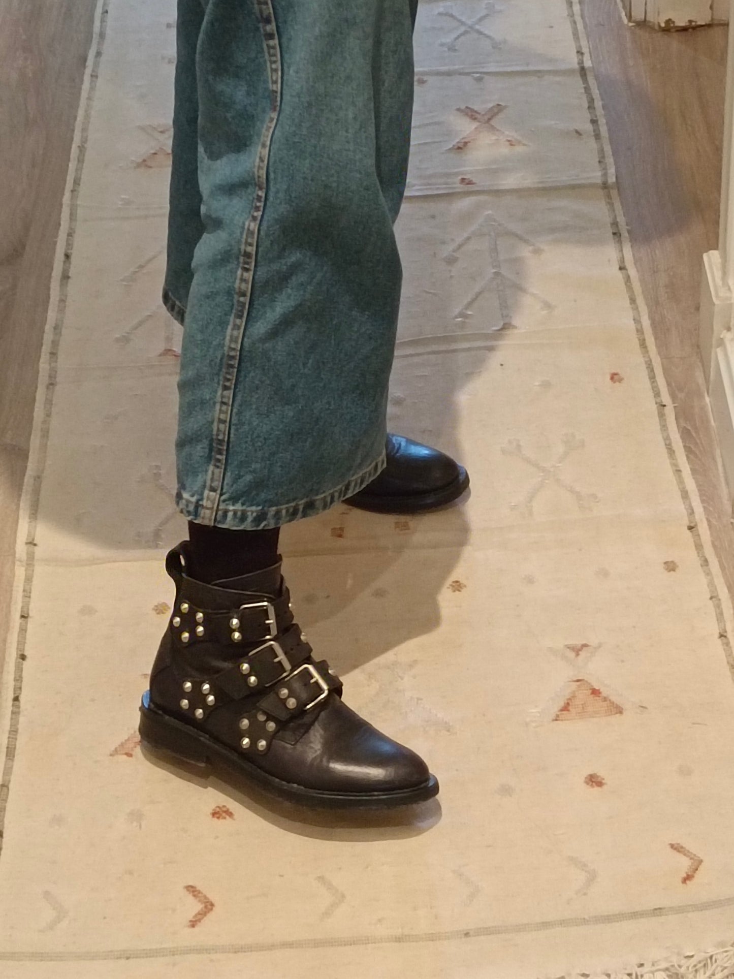 ZADIG&VOLTAIRE. Botas negras tachuelas T.38