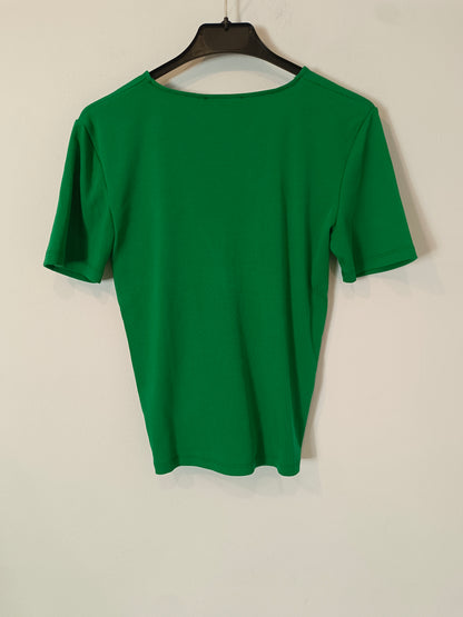 ZARA. Top verdes escote pico. T M