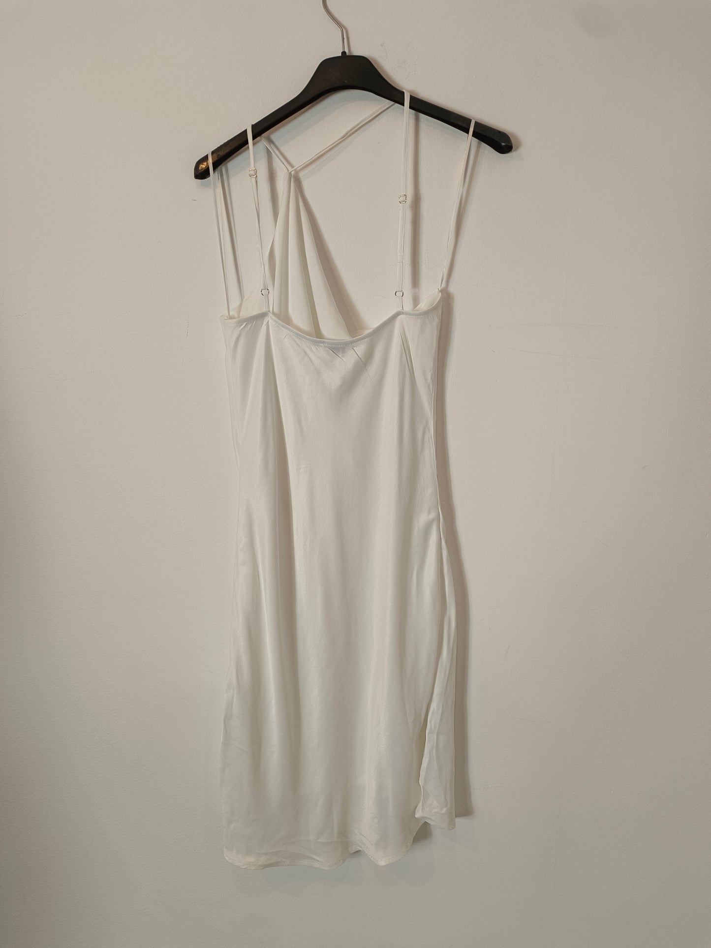 BERSHKA. Vestido lencero blanco  T.m