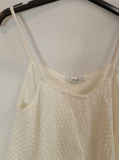 MULAYA. Top blanco troquelado T.s/m