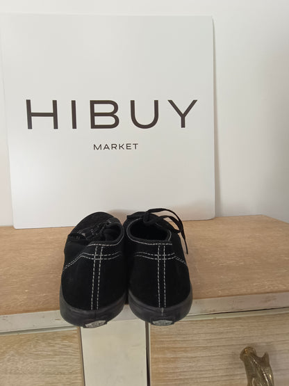 VANS. Zapatillas negras piel T.39