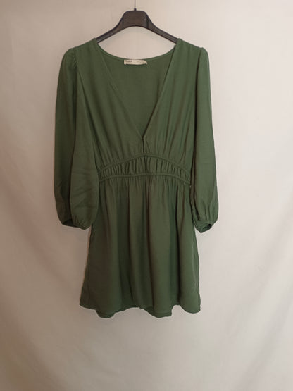PULL&amp;BEAR. Short green dress Tm