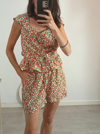 NAF NAF. Black floral top T.34