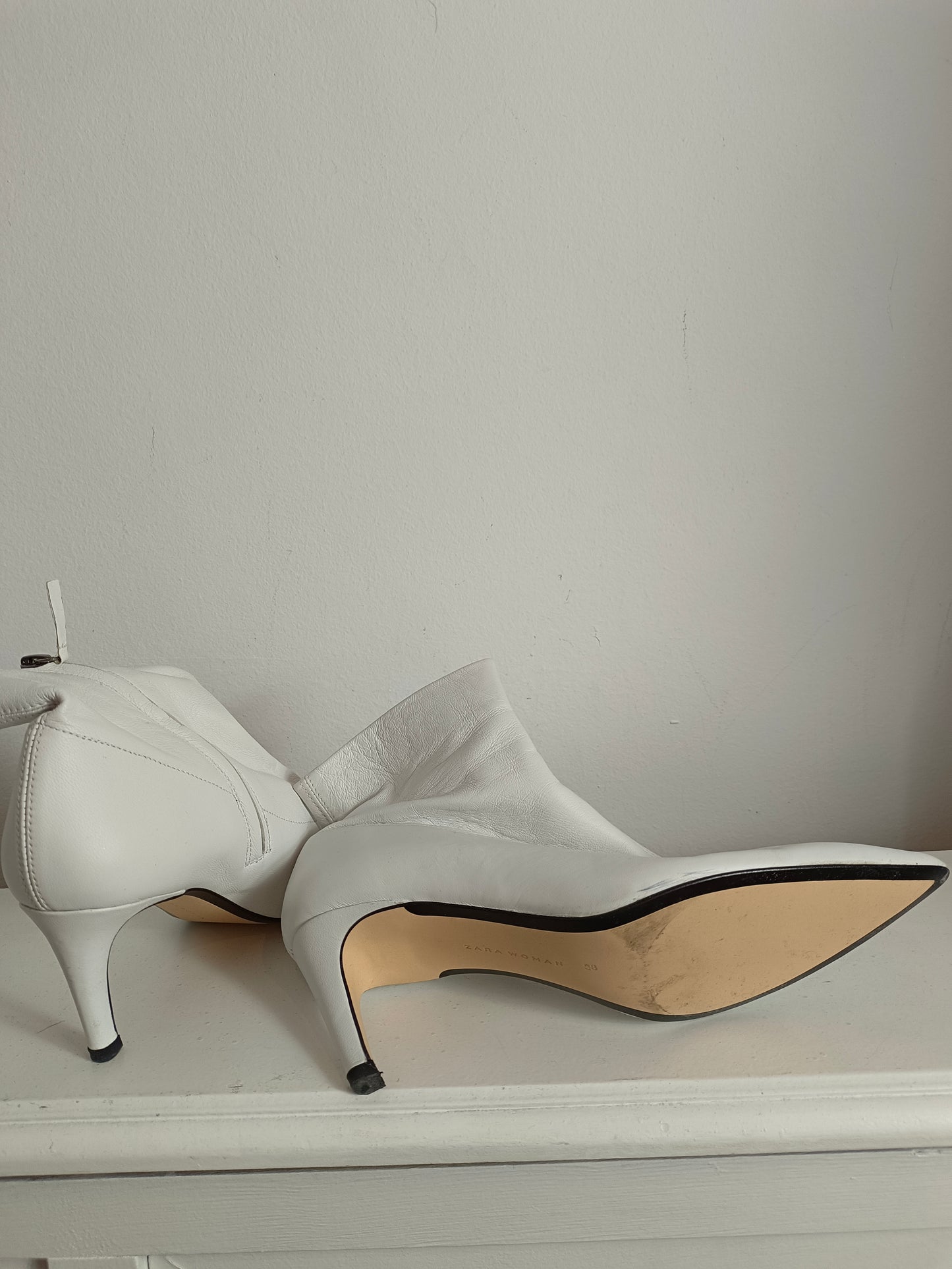 ZARA. Botines blancos tacón T.38