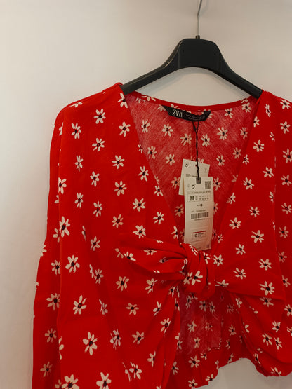 ZARA. Top rojo flores T.m