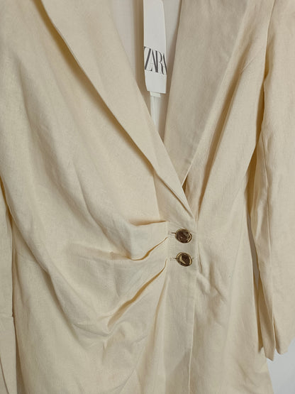 ZARA. Vestido beige cruzado T.m