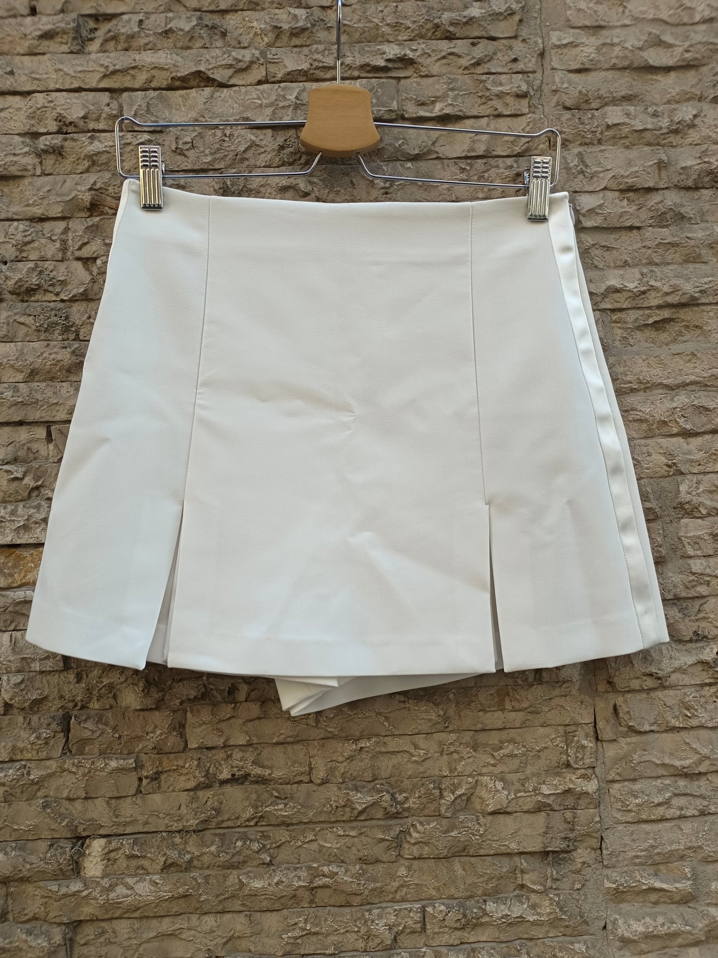 ZARA. Falda pantalón corto blanco T.s