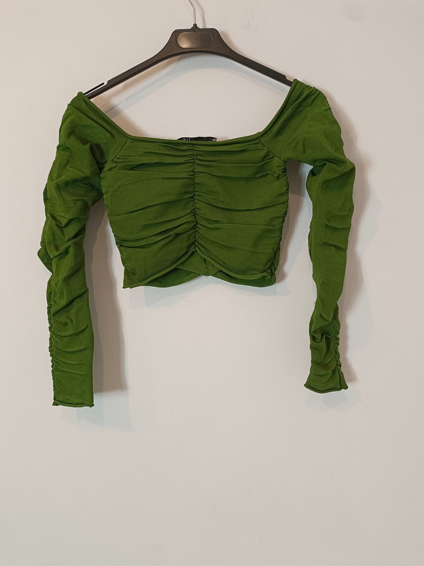 ZARA. Top verde fruncido T.s