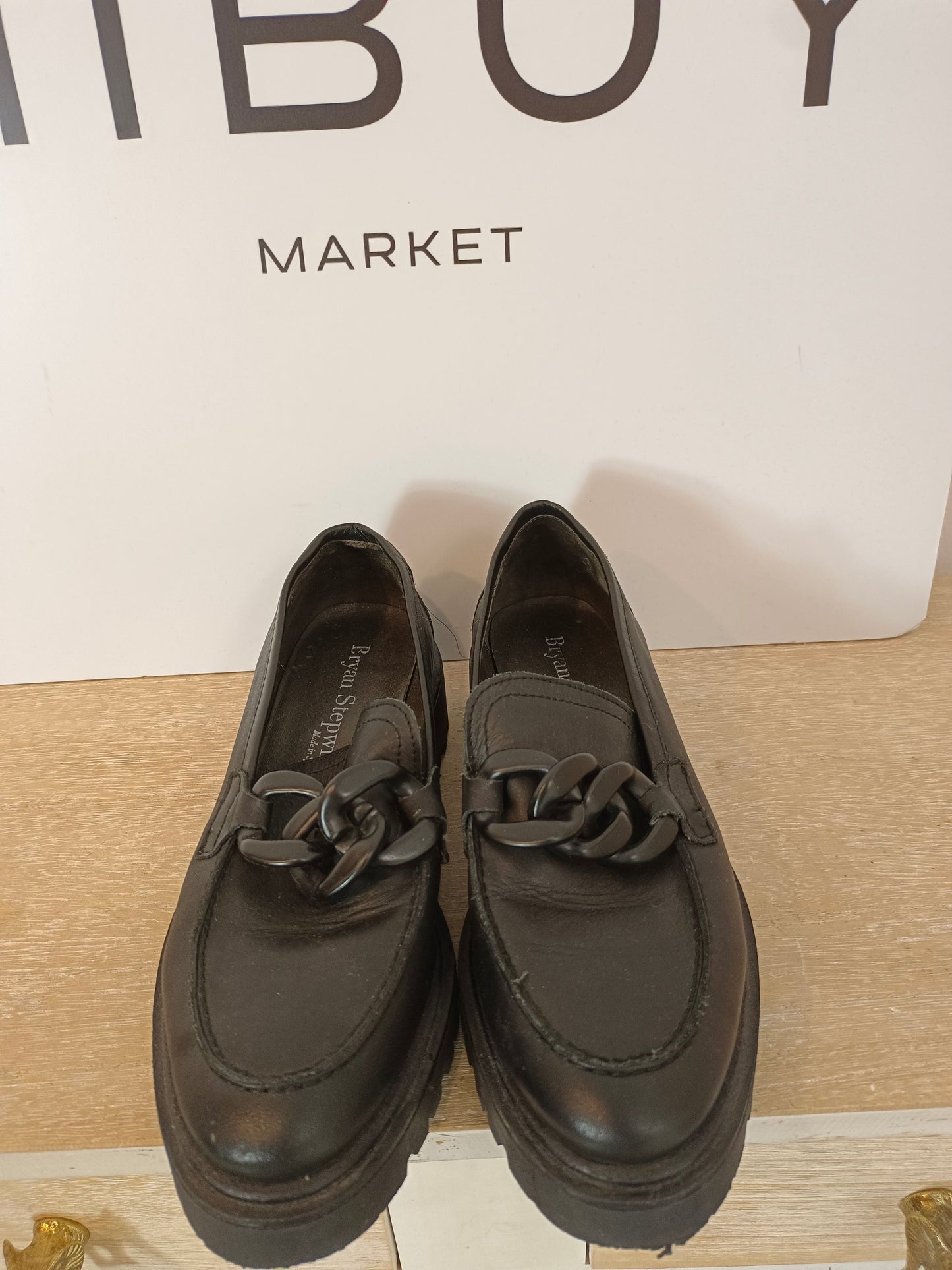 BRYAN STEPWISE. Mocasines negros cadena T.37