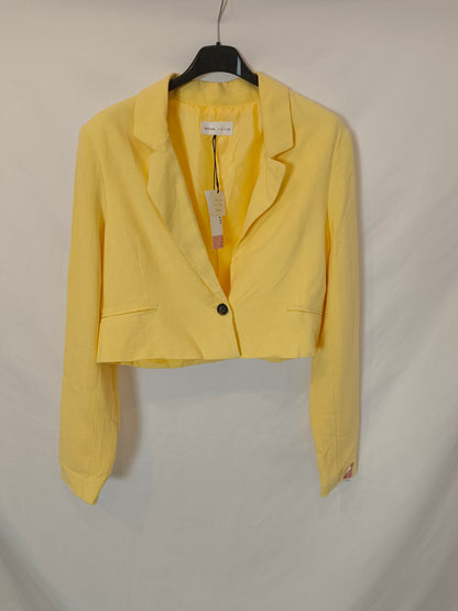 LEFTIES. Yellow cropped blazer Ts