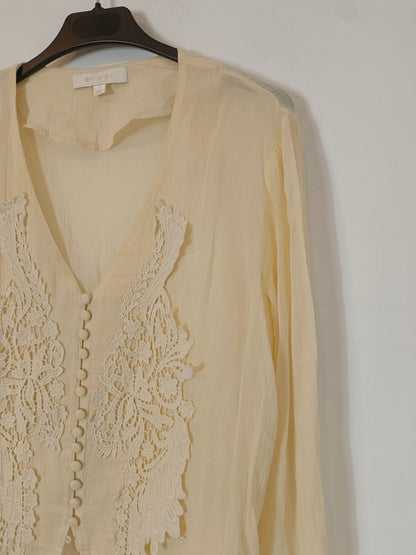 ERI+ALI (&amp;OTHER STORIES). Beige button-down blouse with lace Ts