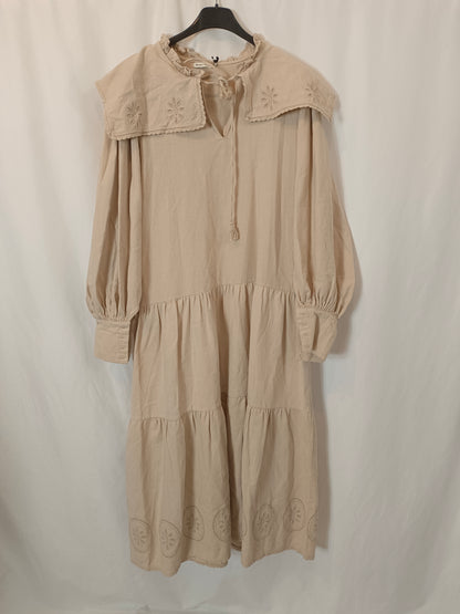 THE NEW SOCIETY. Beige die-cut maxi dress. Yours