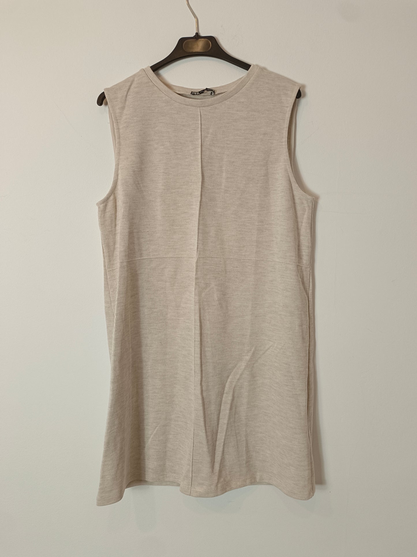 ZARA. Beige ribbed dress Tl