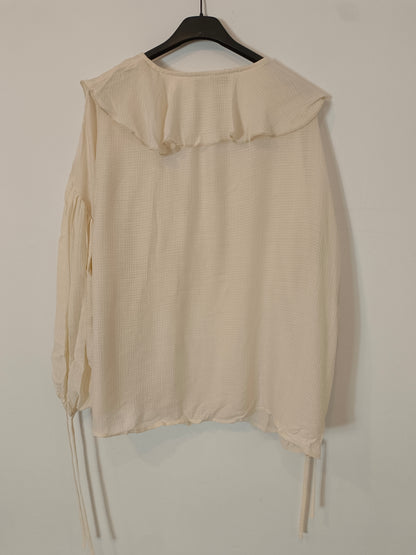 ZARA. Blusa beige volante T.s
