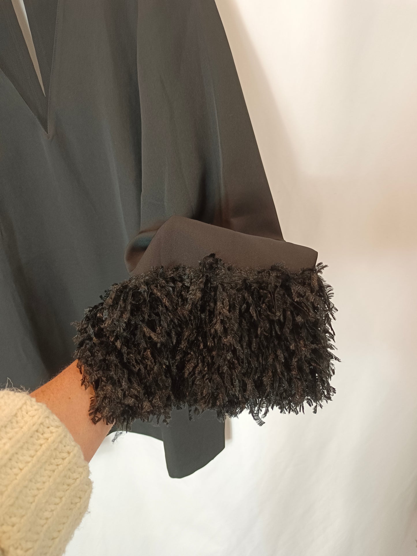 BOSSET. Total look black fringes Tm