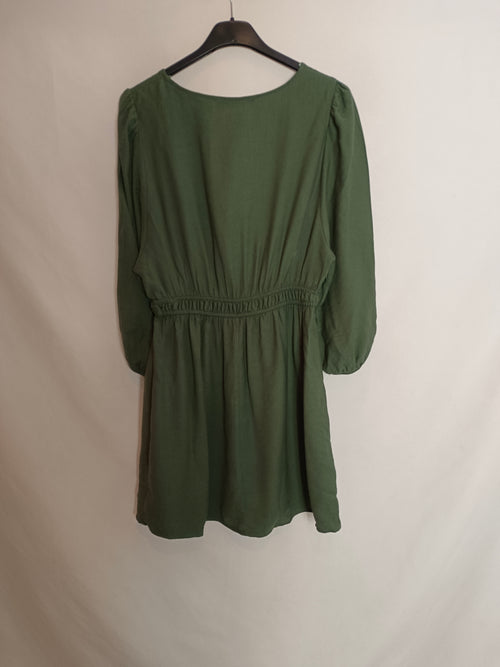 PULL&BEAR. vestido corto verde T.m