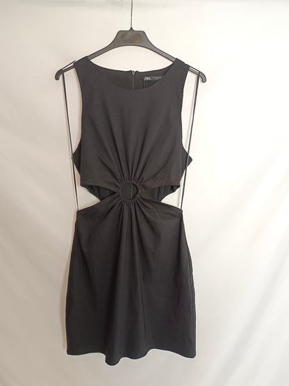ZARA. Vestido negro aperturas T.s