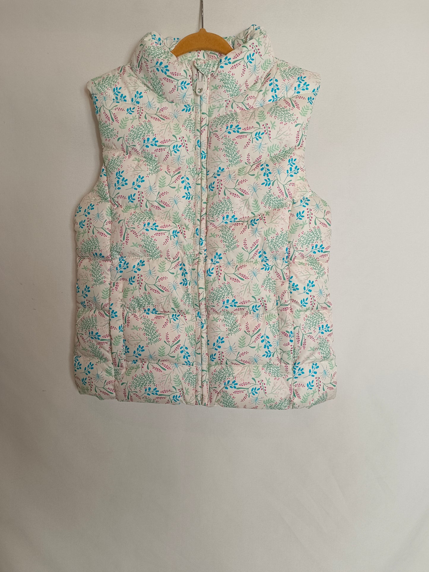 SFERA. Plumas sin magas flores T.6-7 años