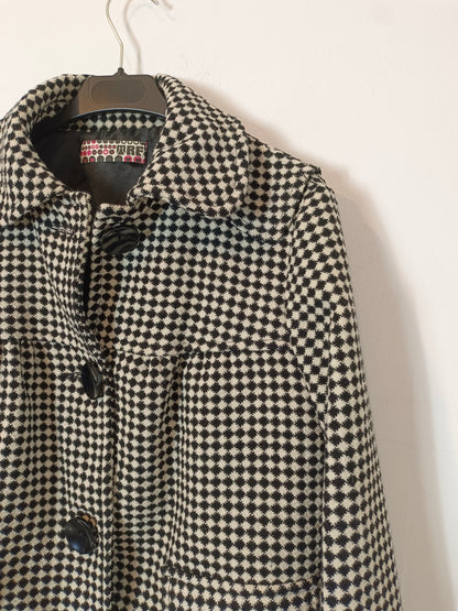 ZARA. Black and white textured Tm jacket