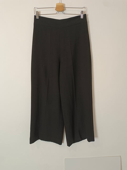 ZARA. Black culottes TM