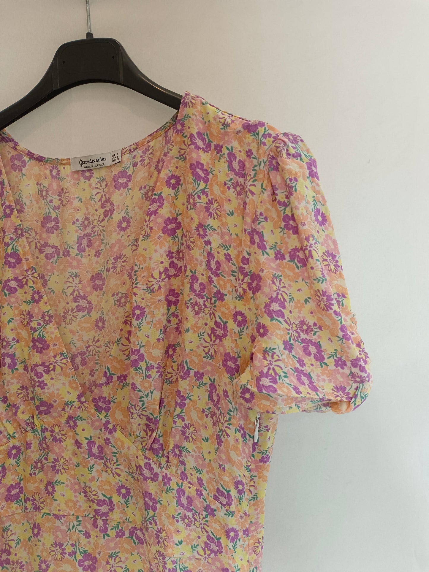 STRADIVARIUS. Short floral dress Ts