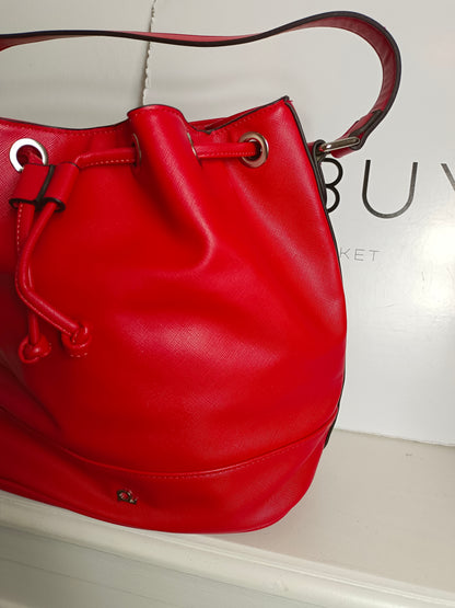 DAYADAY. Bolso rojo estilo saco