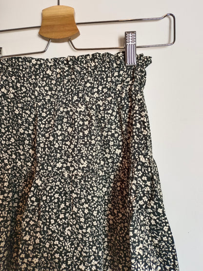 ZARA. Black floral skirt, size 11-12 years