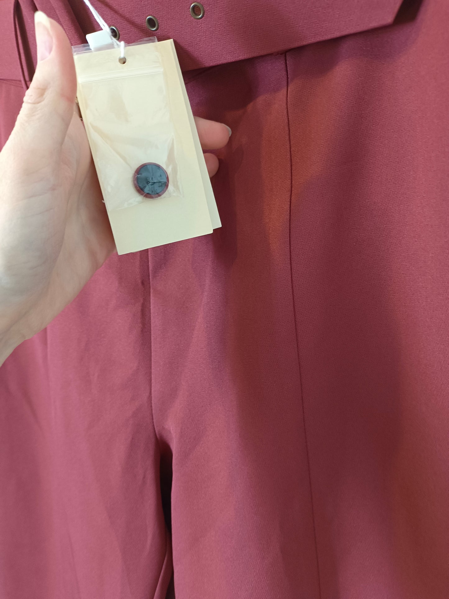 BIMANI. Pantalón burdeos campana T.44