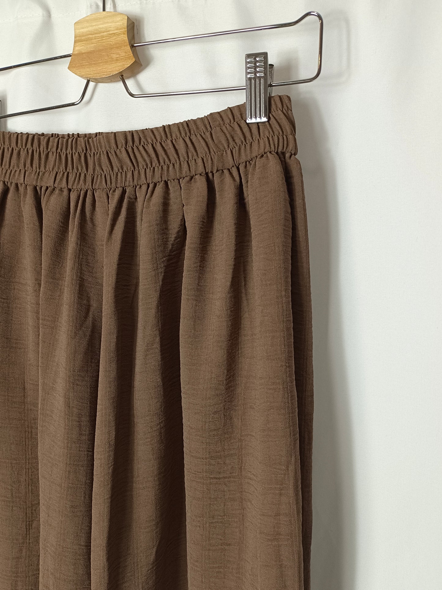 DAZY. Pantalón ancho marrón T.m