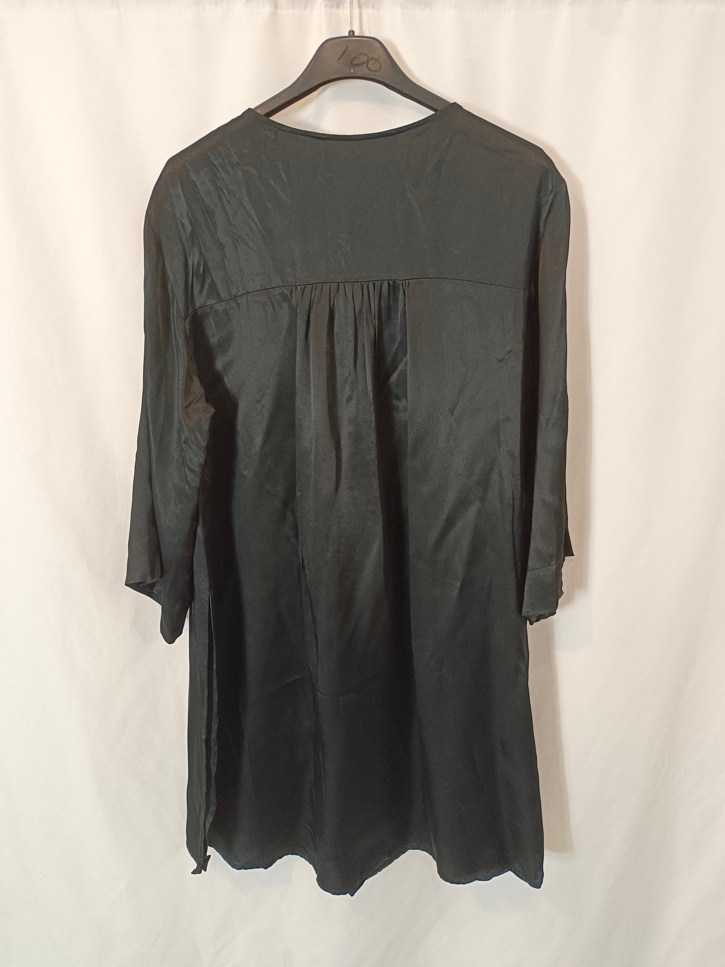 ZARA. top negro satinado T.xs