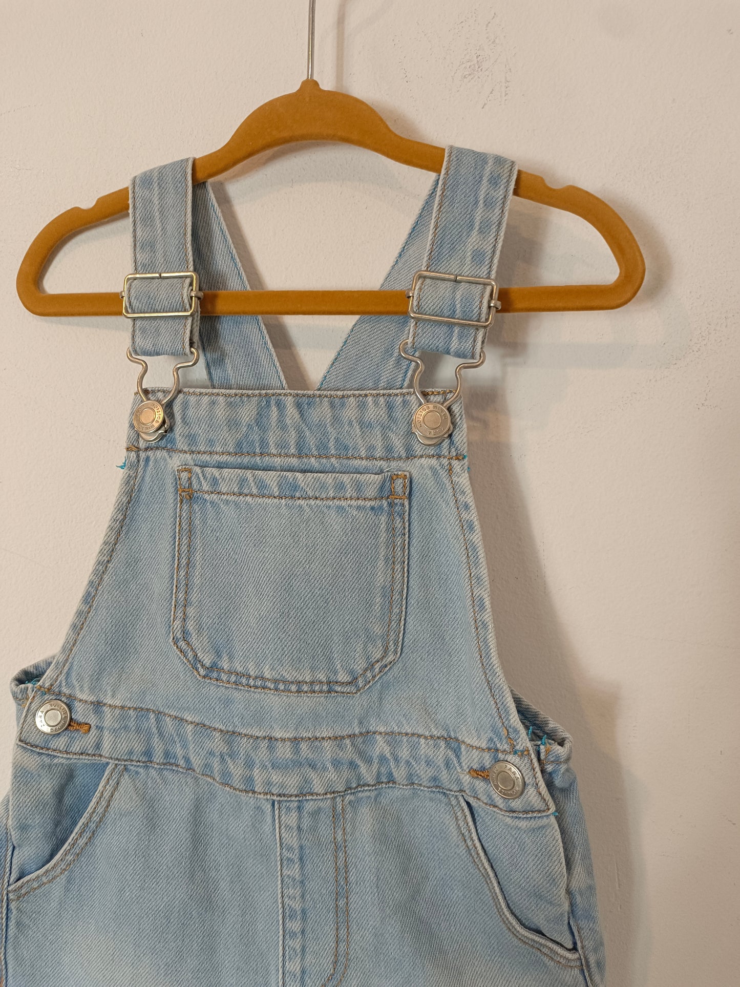 ZARA. Peto vaquero corto T.9-12 meses