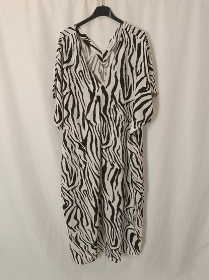 AMEÉ. White printed midi dress. Medium/Large