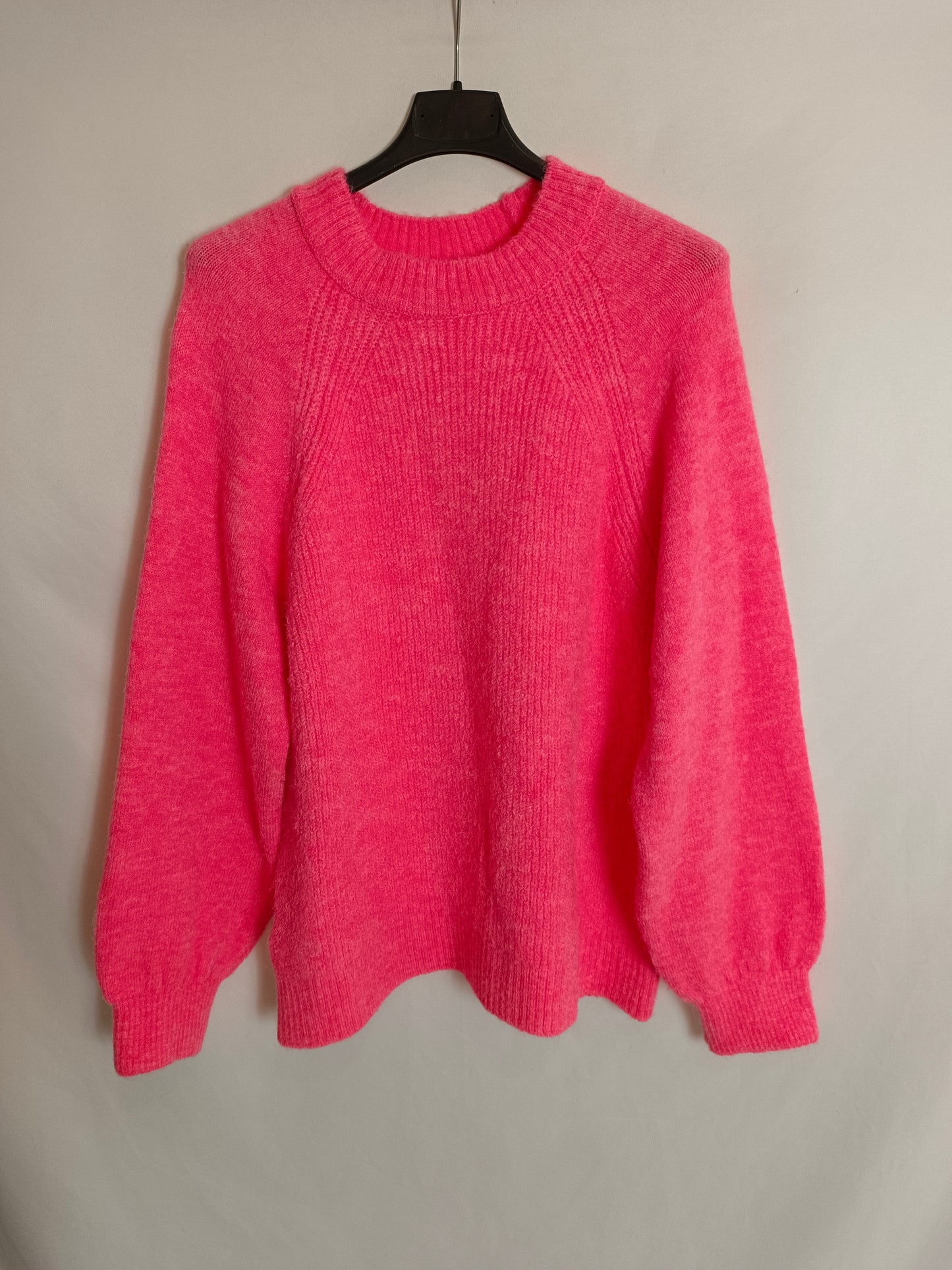 MANGO. Jersey rosa flúor T.xs