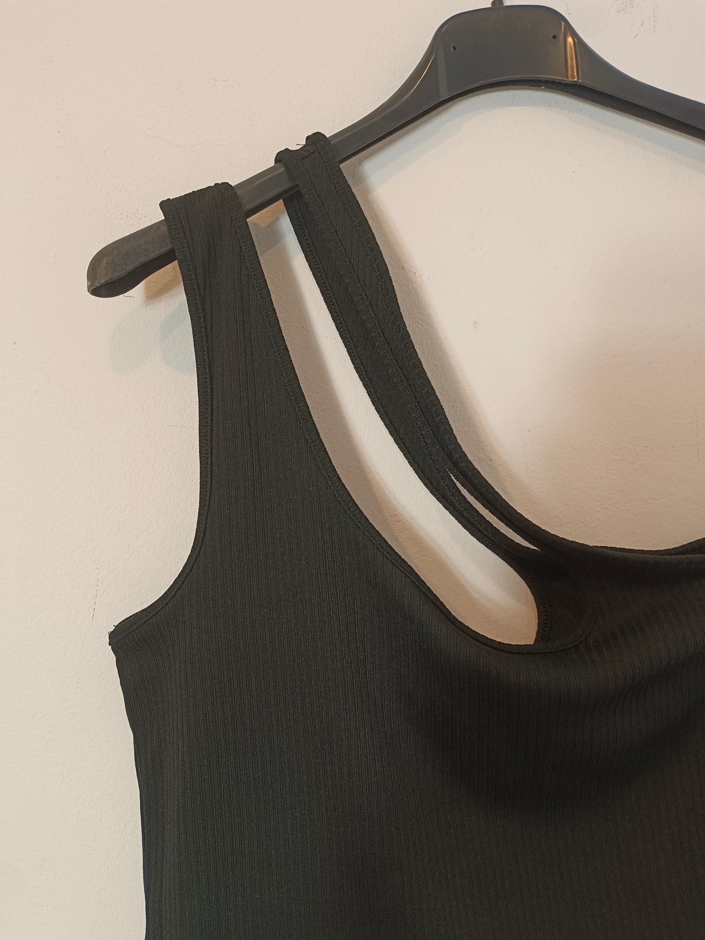 MANGO. Black ribbed top Tm