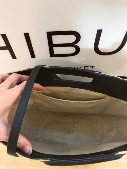 MAJE. capazo rafia detalles negros (Tara)