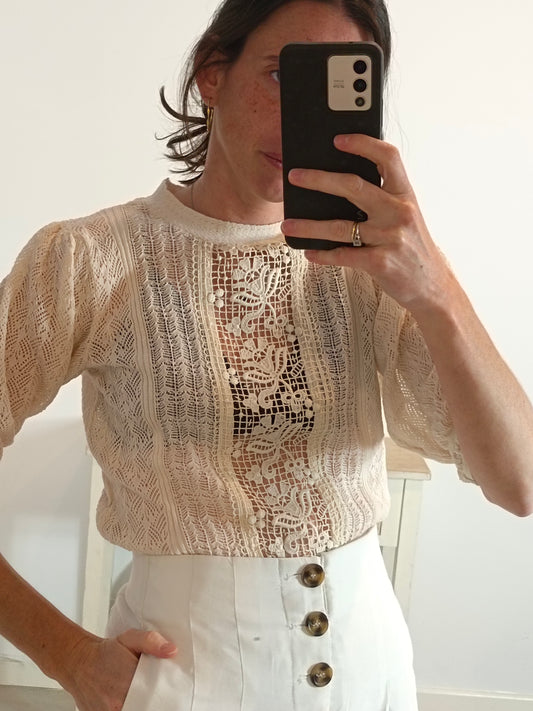 ZARA. Top beige troquelado. T S