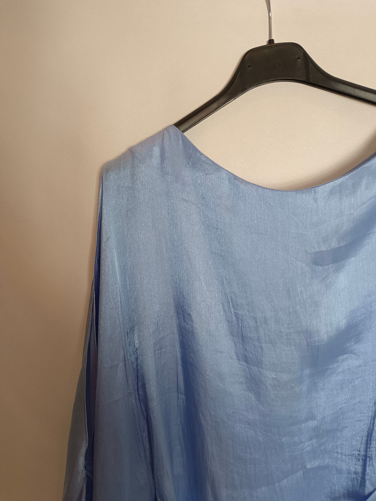 IRON PETER. Blue satin top TM