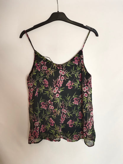 VERO MODA. Top negro flores. T XS