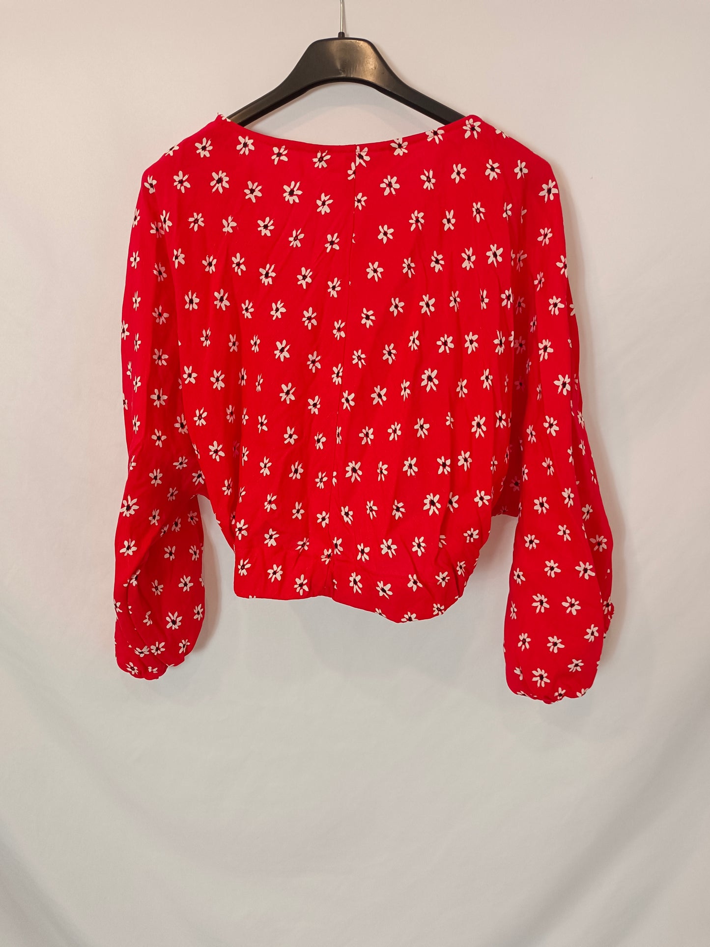 ZARA. Top rojo flores T.m