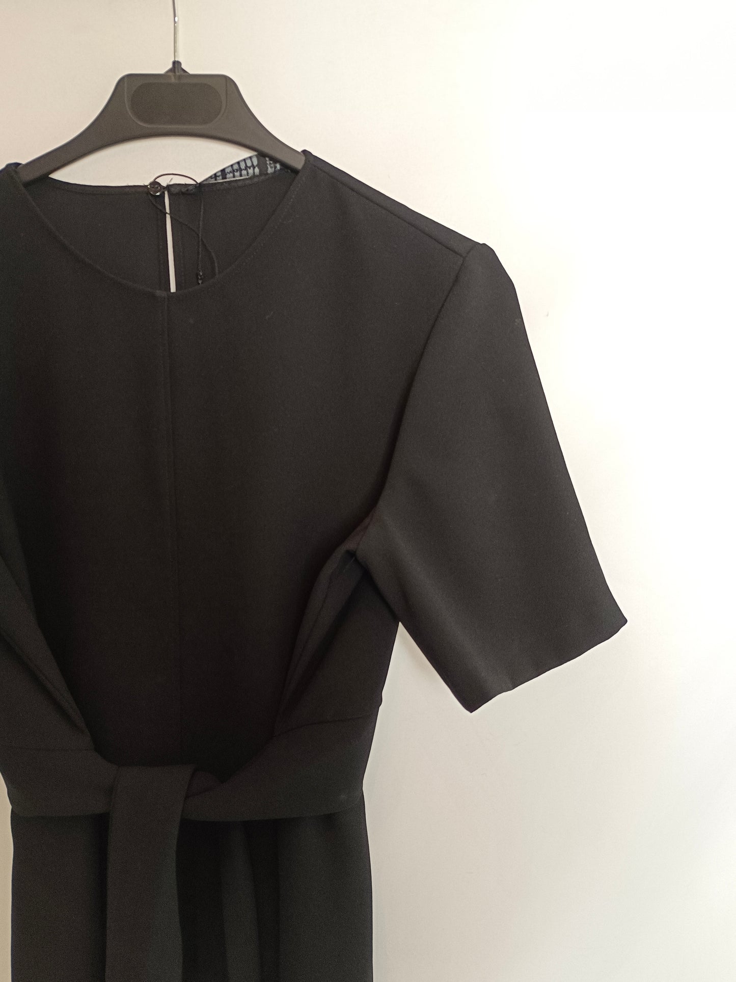 ZARA. Vestido midi negro lazada T.s