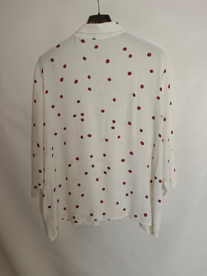 DR. BLOOM. Blusa blanca mariquitas T.m/l