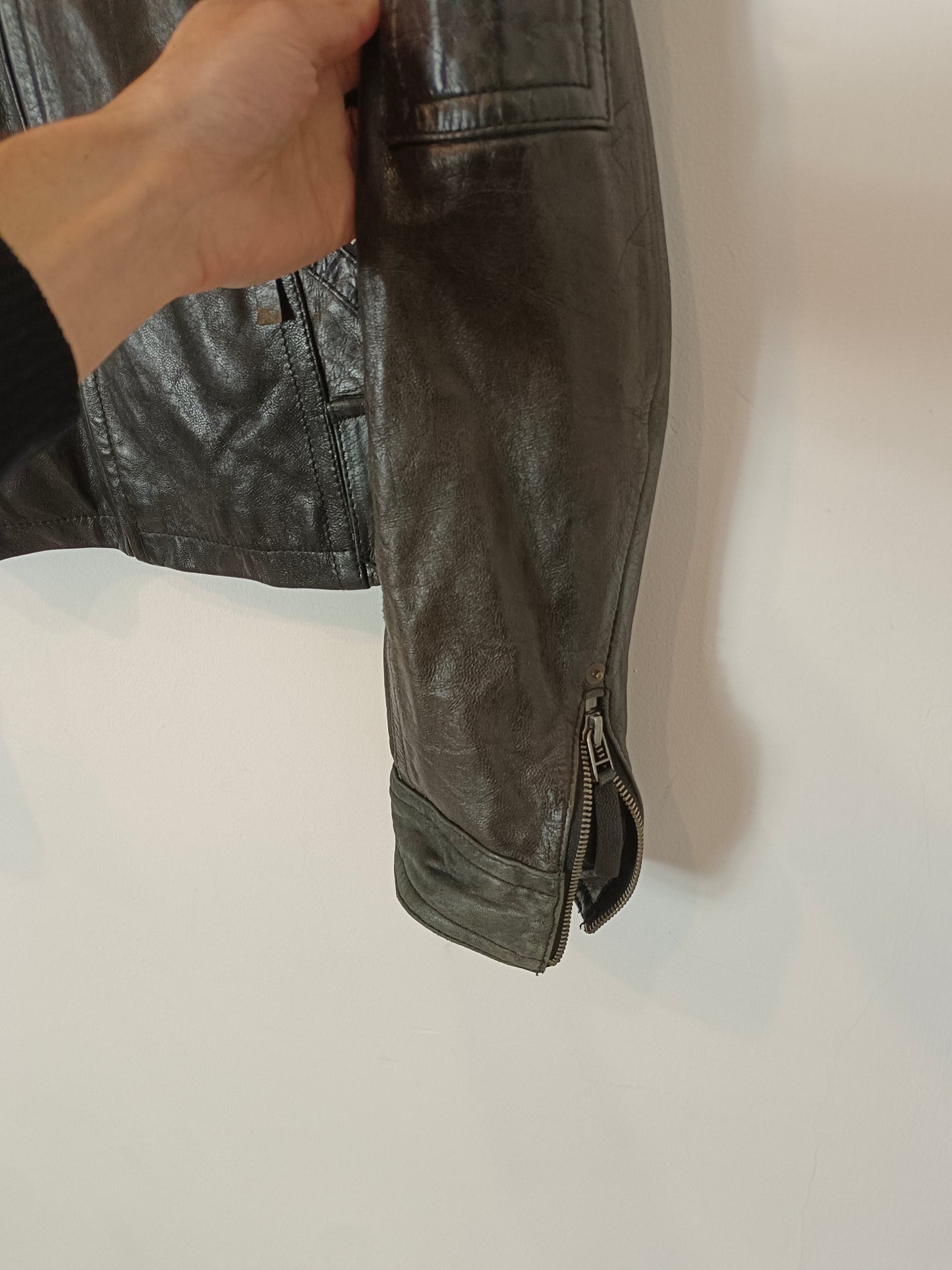 STRADIAVARIUS. Black leather jacket TM