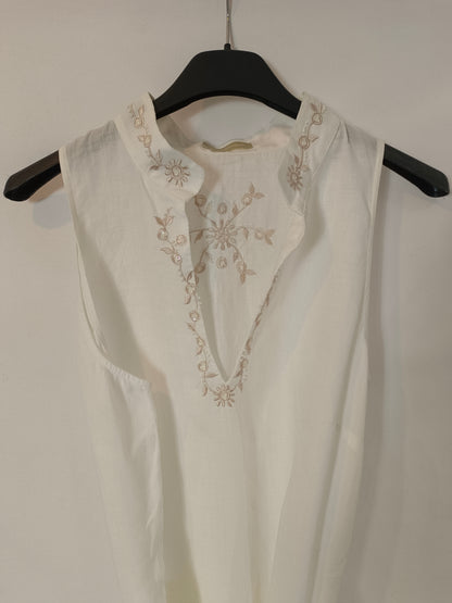 MASSIMO DUTTI. Vestido blanco bordado T.40