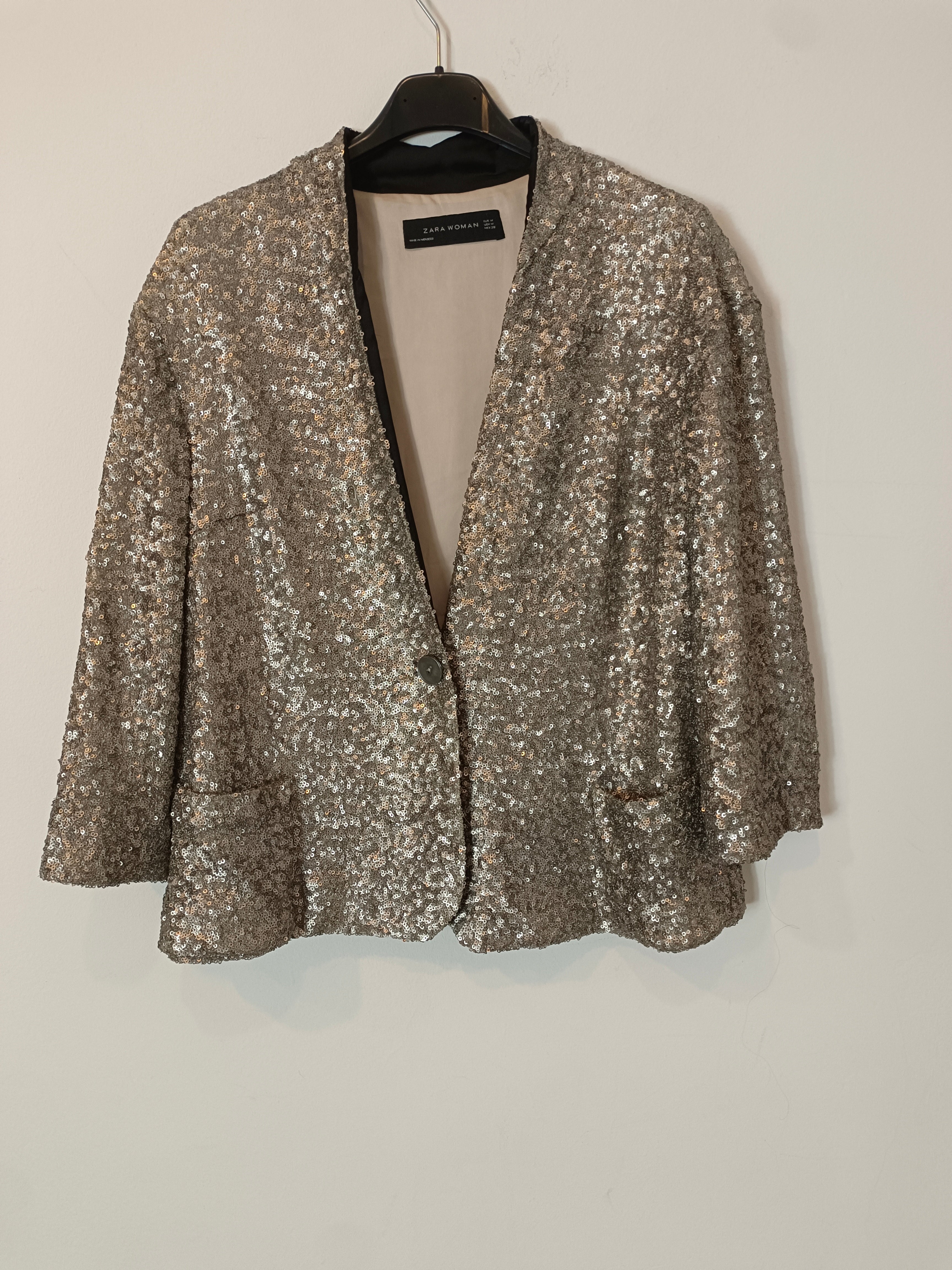 chaqueta lentejuelas dorada zara