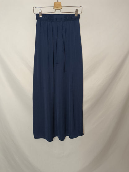 VILA. Falda midi azul T.s